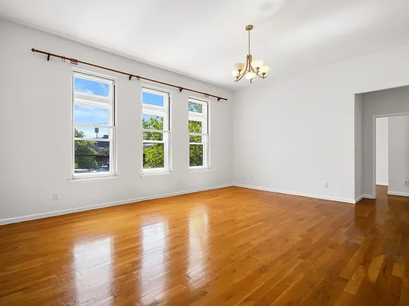 43 Herbert St APT 2C, Brooklyn, NY 11222