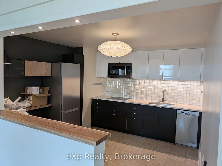 24 Wellington St #6 — Photo 6