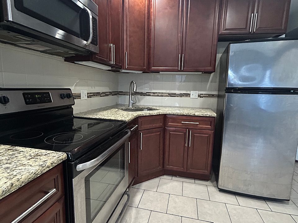 1st image of 122 W Girard Ave #2