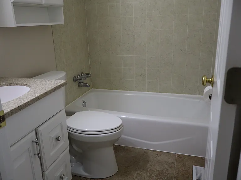 3327 SE 4th Ct — Photo 9