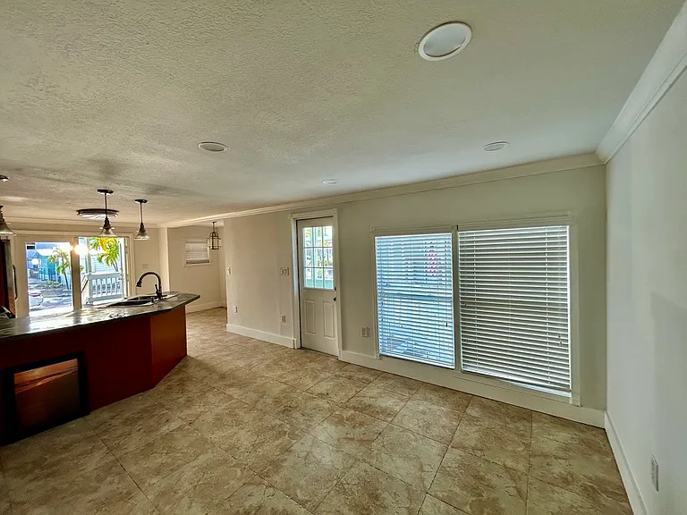 100 Sunset Ln — Photo 16
