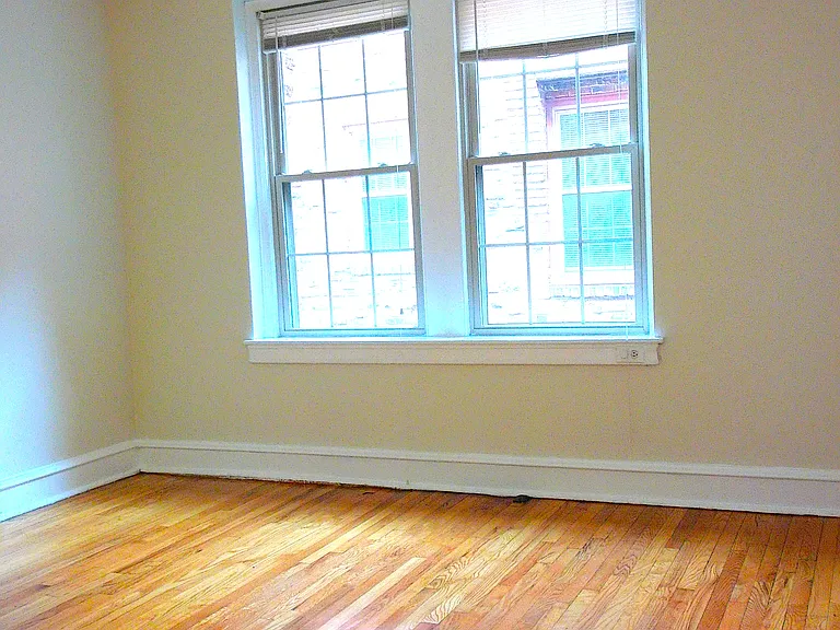 Park Spring Manor — Photo 6