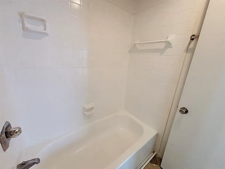 9201 Clarewood Dr #129 — Photo 17