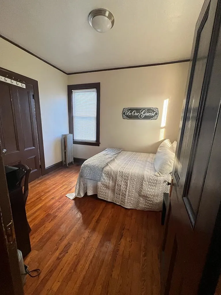 4 bed, 1750 sqft, $2,999 — Photo 3