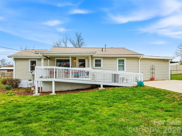 55 Pressley Ave, Brevard, NC 28712