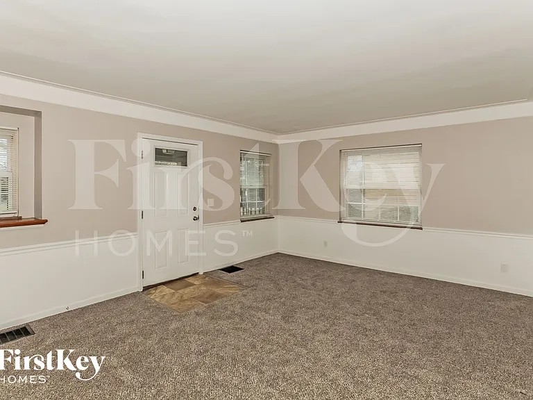 1017 N Bend Rd — Photo 4