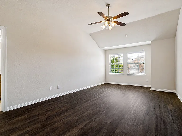 241 Barrington Ln — Photo 21