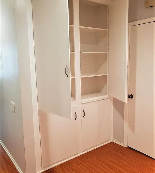 435 N Palm Dr #202 — Photo 15