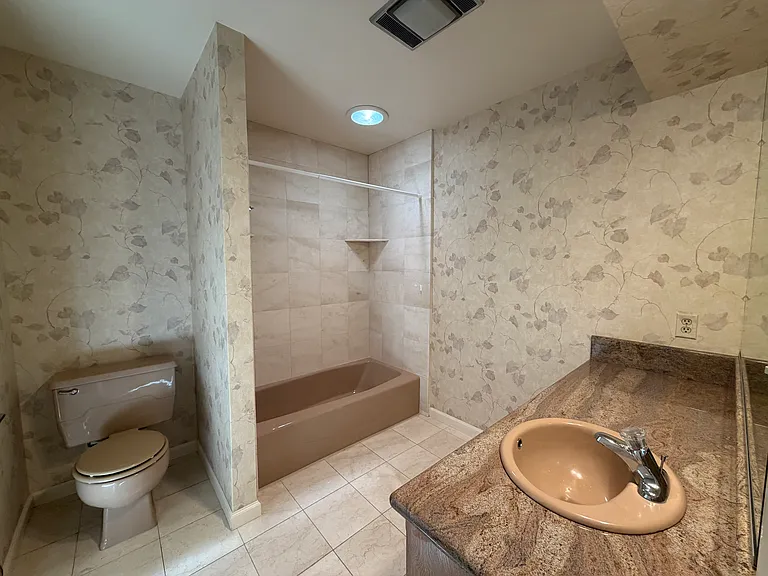 2435 Lake Ridge Shrs E — Photo 16