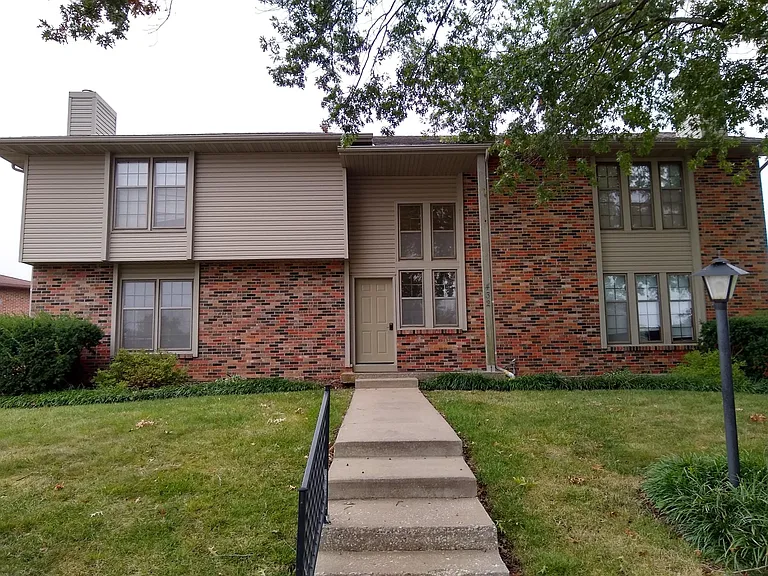 432 Southampton Dr #4 — Photo 1