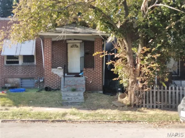 2009 E Prairie Ave, Saint Louis, MO 63107