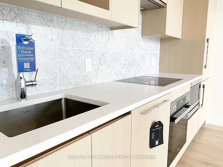 95 McMahon Dr #506 — Photo 10