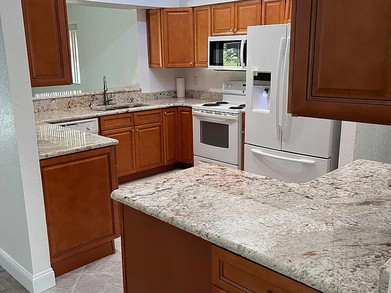 3132 Hillside Ln — Photo 23