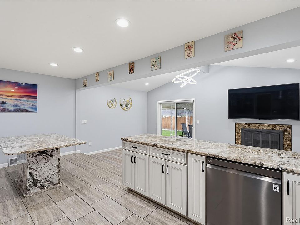 35185 Marina Dr, photo 15