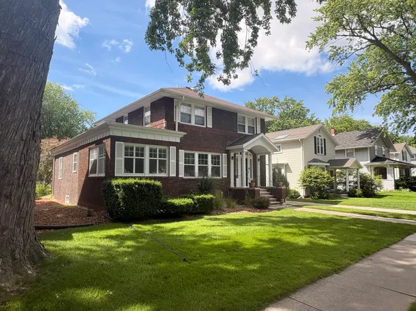 738 S Jackson St, Green Bay, WI 54301