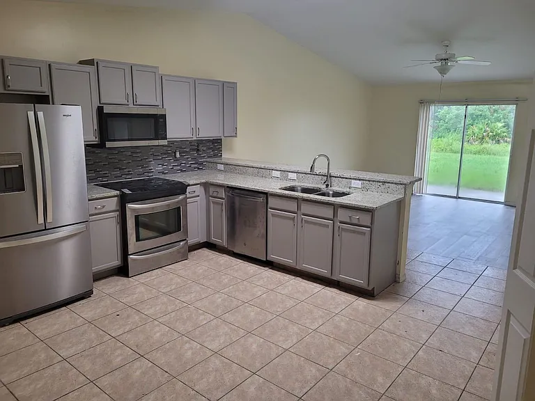 849 Motel St E #849 — Photo 5