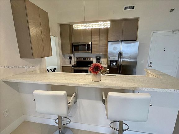 5th image of 10185 Collins Ave Ph 6