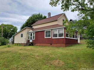 827 N 5th St, Ishpeming, MI 49849