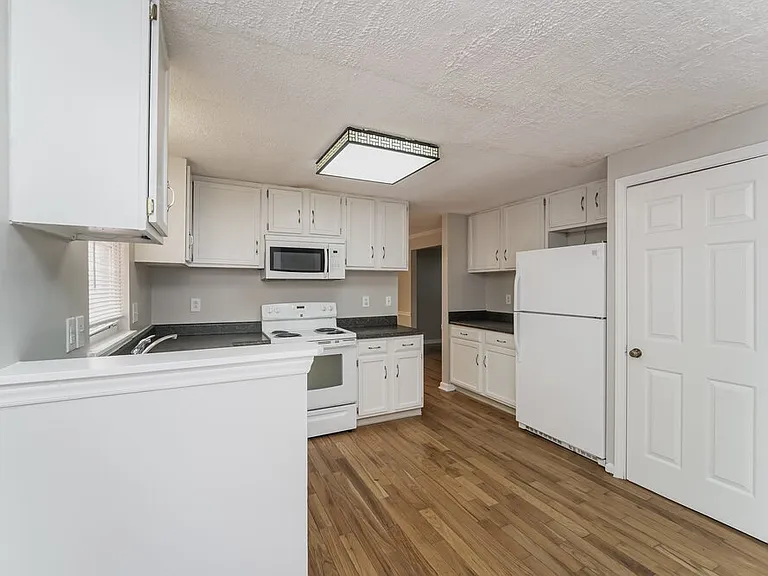 5708 Running Wood Ln — Photo 9