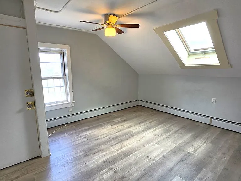 10-12 Evaleen Street — Photo 9
