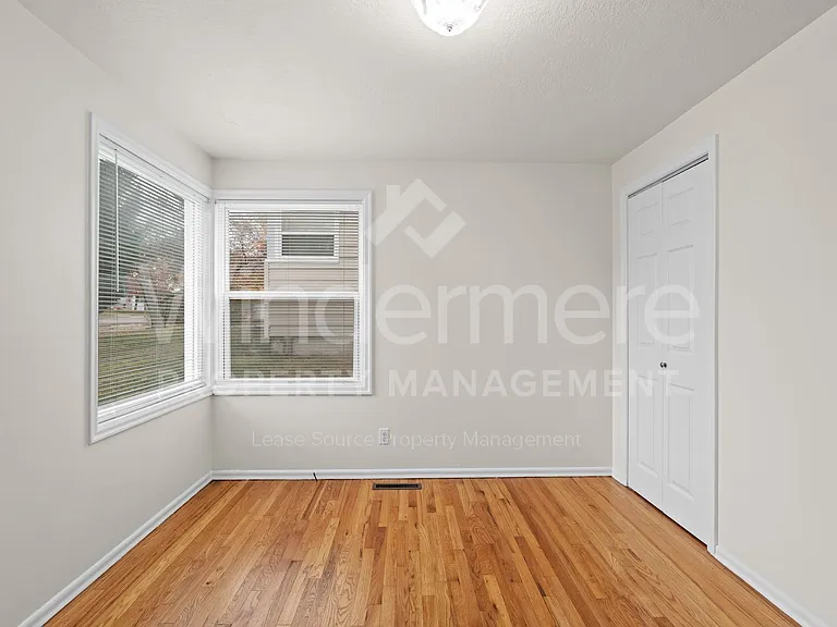 5723 N Milton St — Photo 10