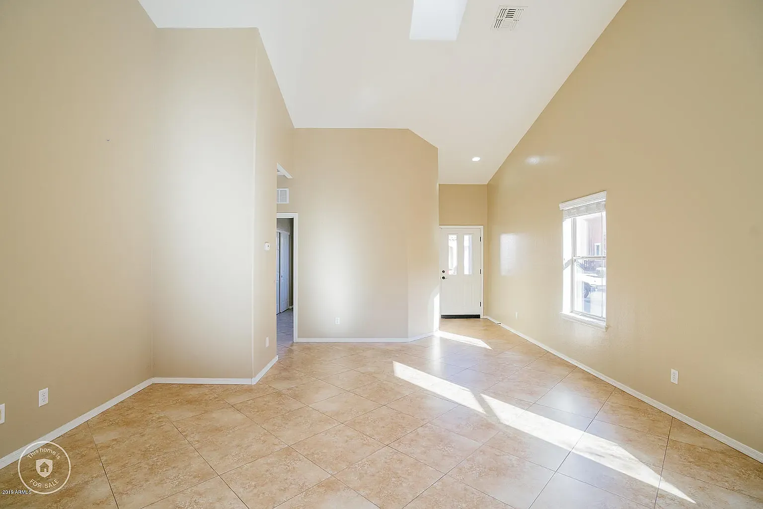 3 bed, 1428 sqft, $2,449 — Photo 3