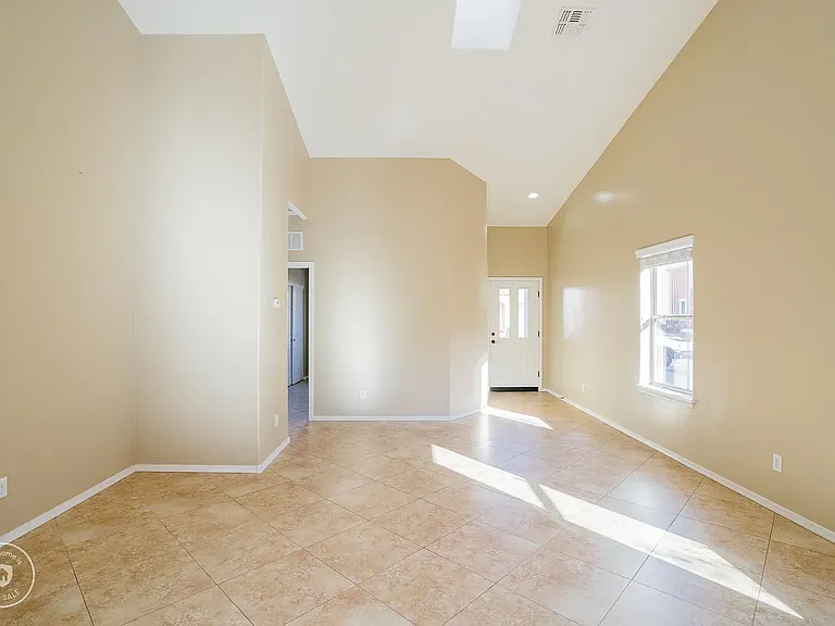 8971 W Northview Ave — Photo 3