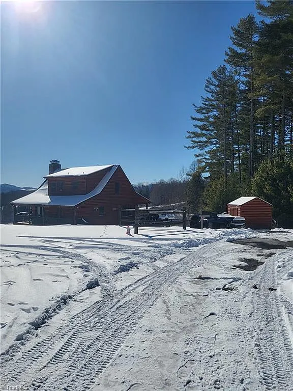 139 Thunder Rd photo 1