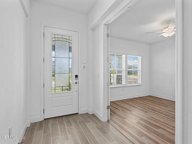 260 Oaklawn Ct — Photo 2