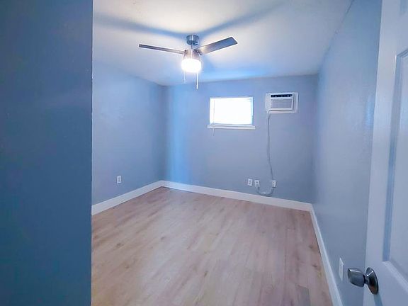 2nd image of 615 Yucca St APT 2