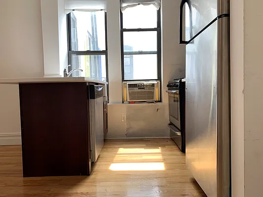 Rented by Hillel Realty Group | media 9