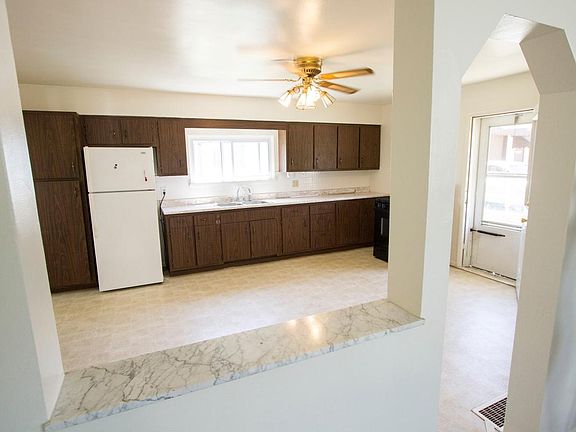 Eat-in Kitchen