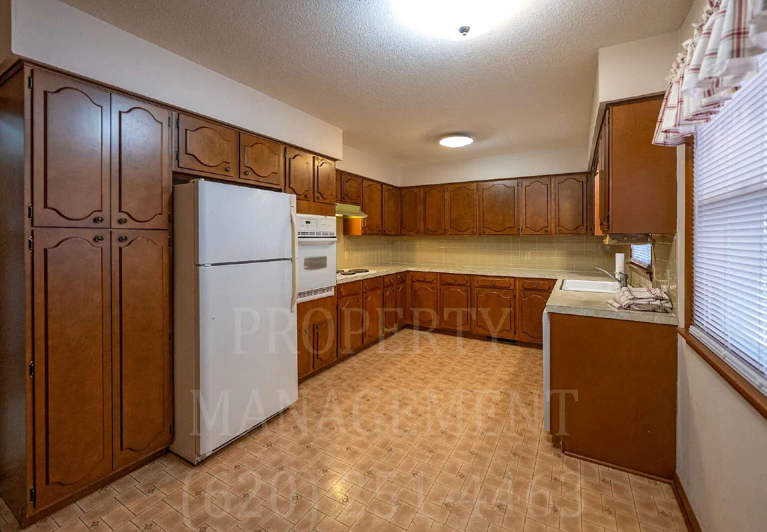 2 bed, 1.0 bath, 1286 sqft, $850 — Photo 2