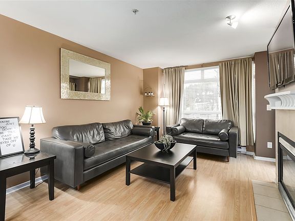 3rd image of 3122 Saint Johns St #418