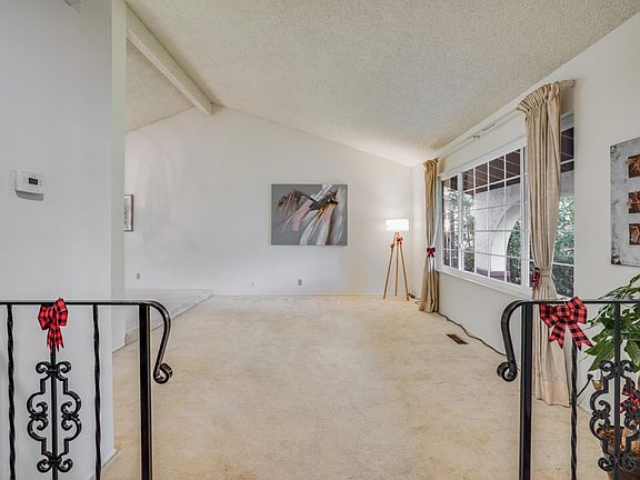 3rd image of 726 Calico Ct
