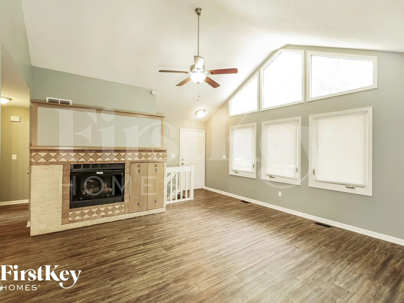 3 bed, 2.0 bath, 1896 sqft, $2,510 — Photo 4