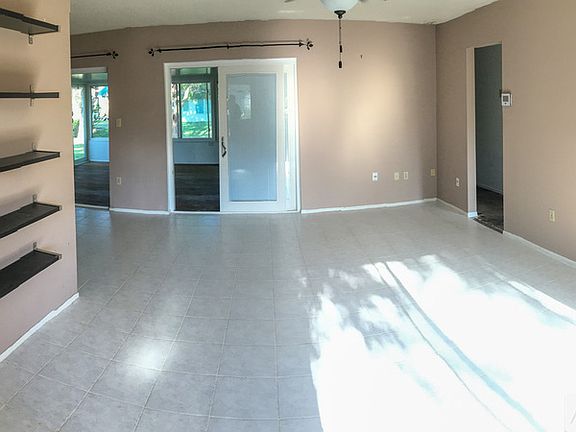 2nd image of 10453 Montpelier Cir