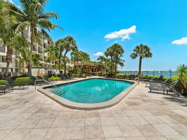 1830 Embassy Dr, West Palm Beach, FL