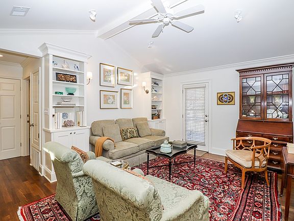 2nd image of 619 University Ave APT 504