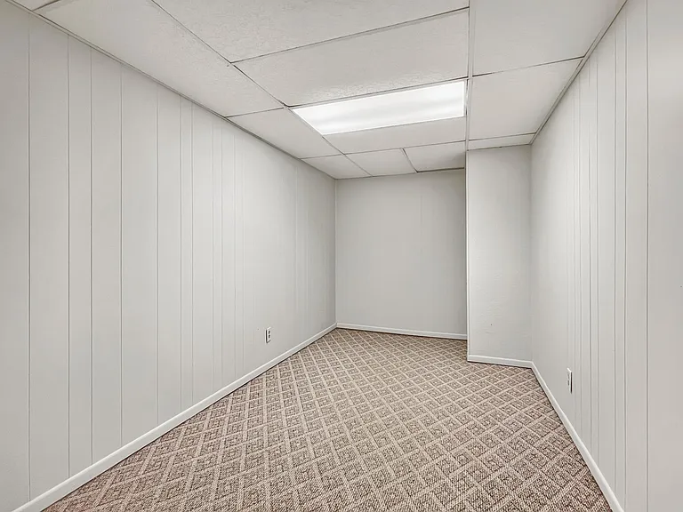 466 Old Eccles Rd — Photo 10