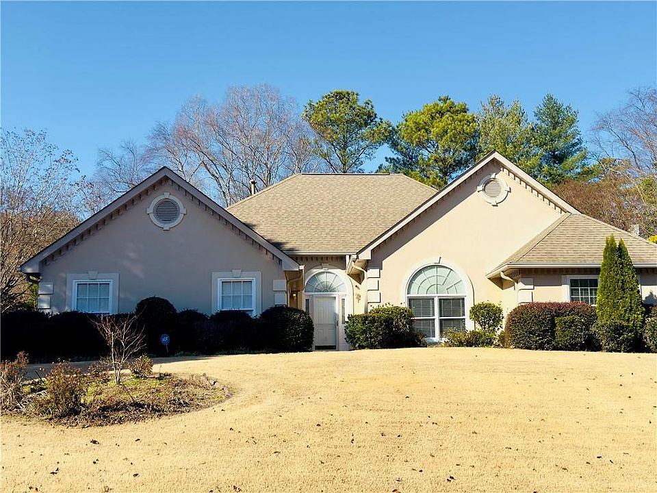 1st image of 1695 Holly Lake Cir