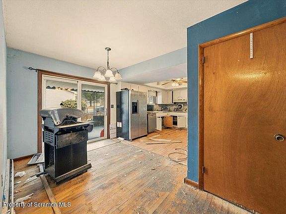 4th image of 100 Valley View Ter