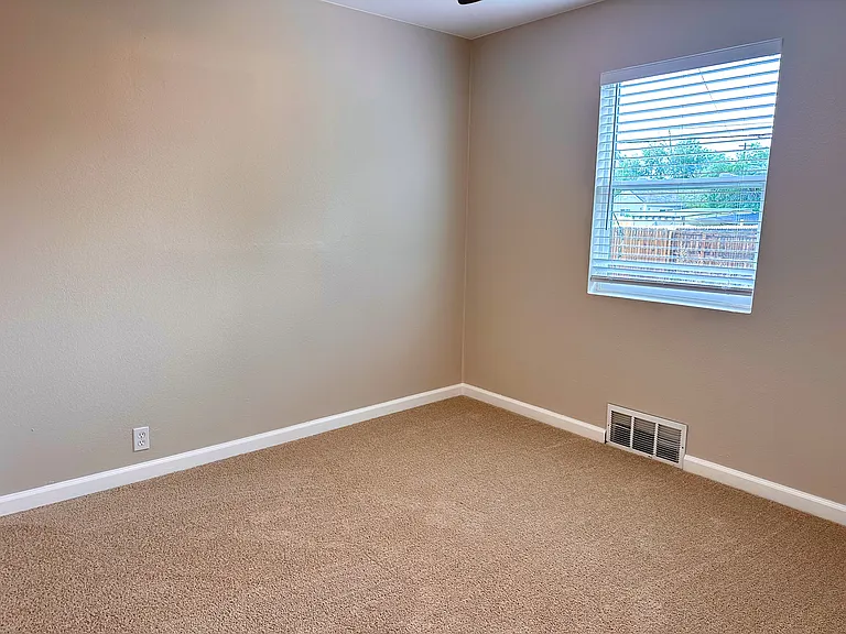 898 Oswego St — Photo 26