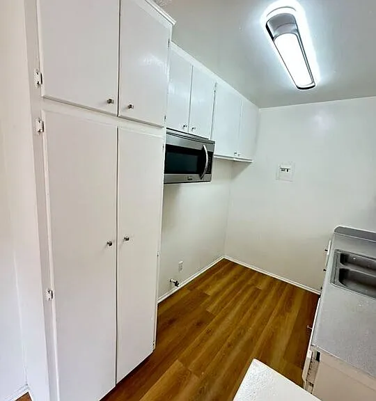 932 Wilcox Ave #6 — Photo 3