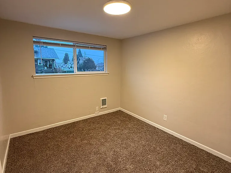 105 Anoka Ave #12 — Photo 4