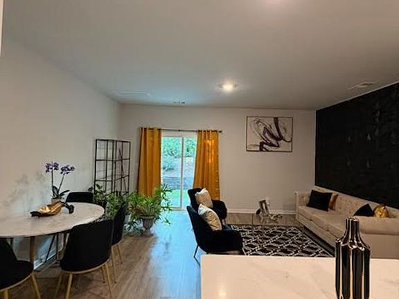 2nd image of 1030 Keyes Pl