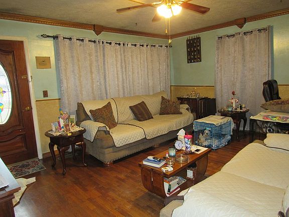 2nd image of 3611 Gale Ln