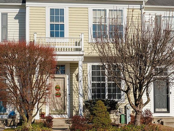 3rd image of 216 Arcadia Shores Cir