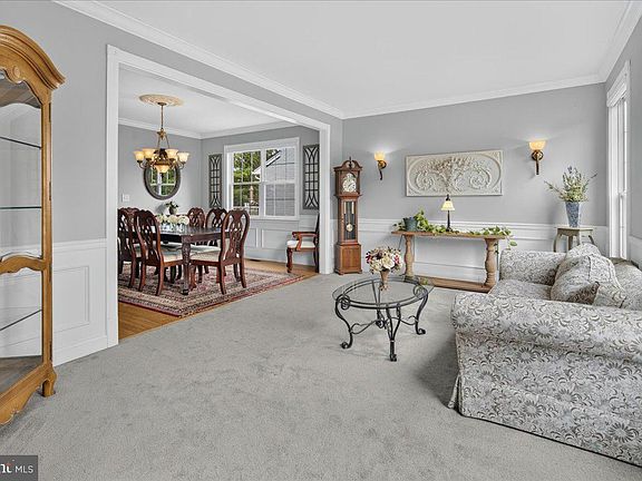 4th image of 407 Denow Rd