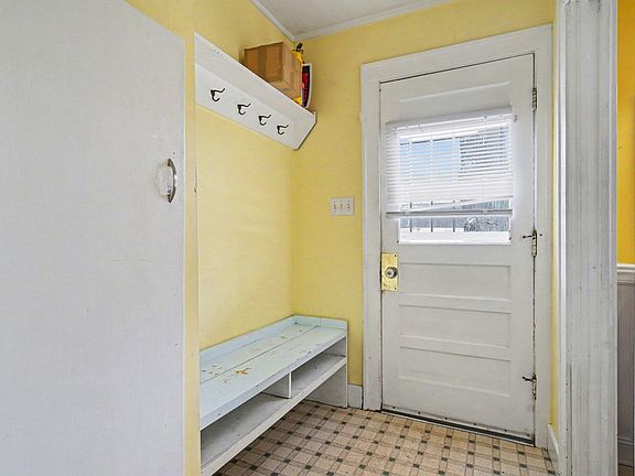 5th image of 598 S Brooks Rd